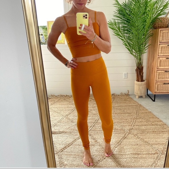 Alo Yoga Set - Picture 1 of 4